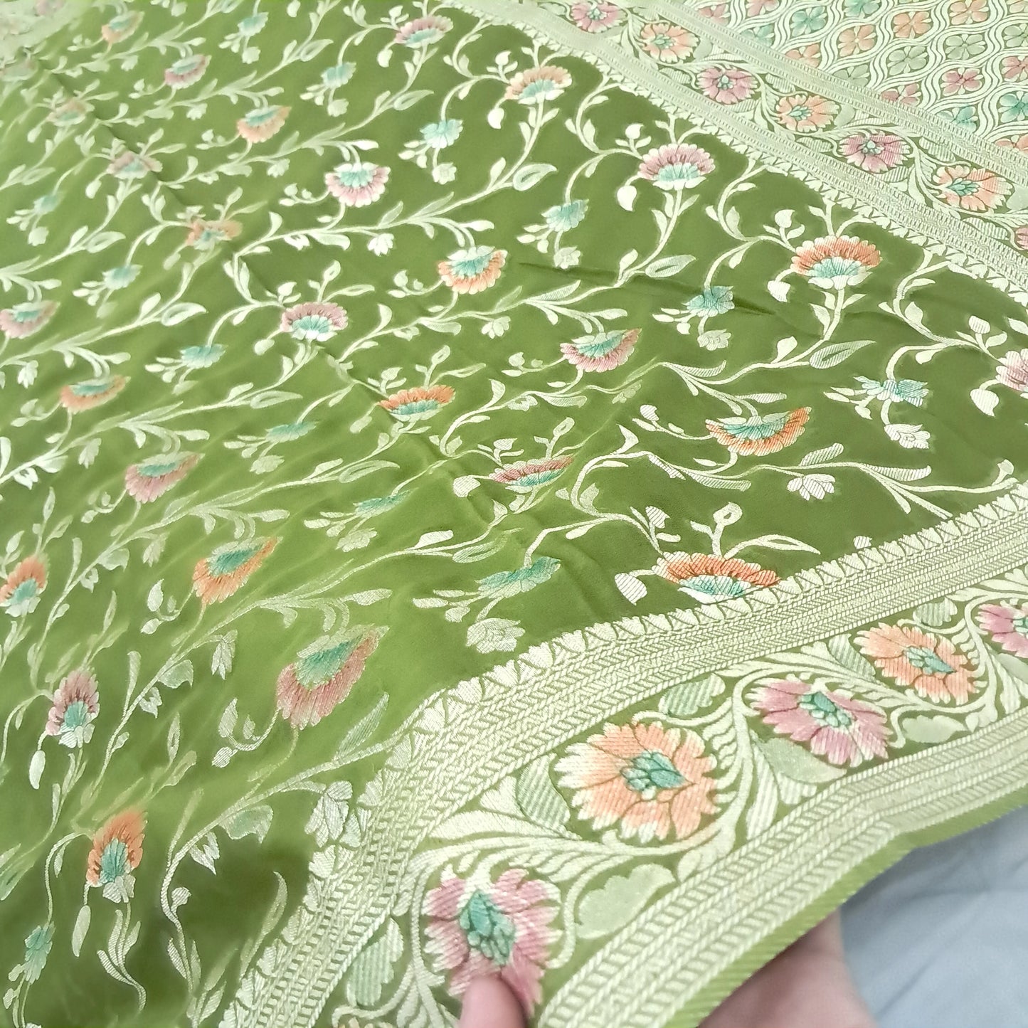 Choti Jal Pure Viscose Meena Handbrush Saree